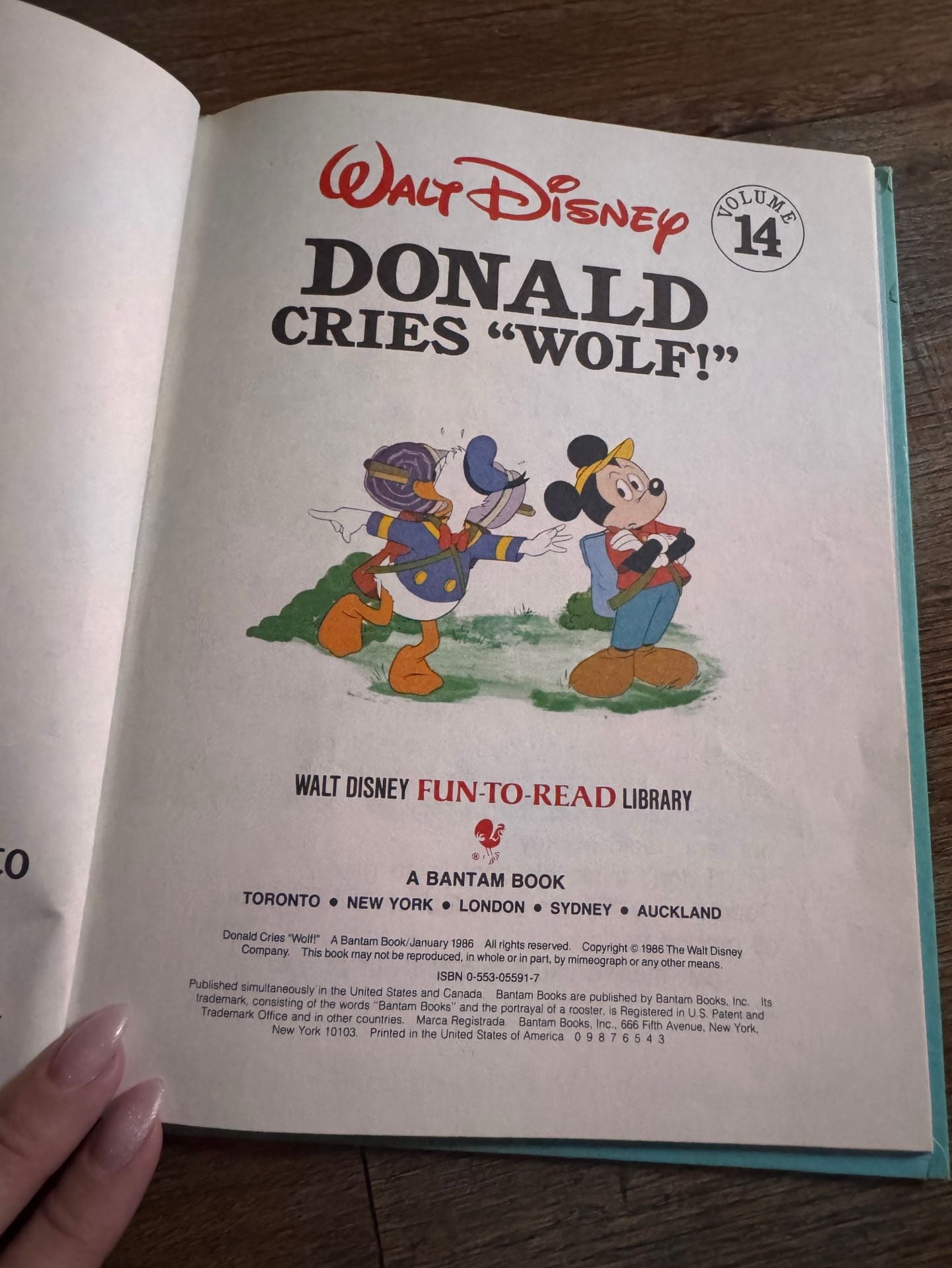 Walt Disney Donald Cries Wolf Volume 14 Fun To Read Library 4