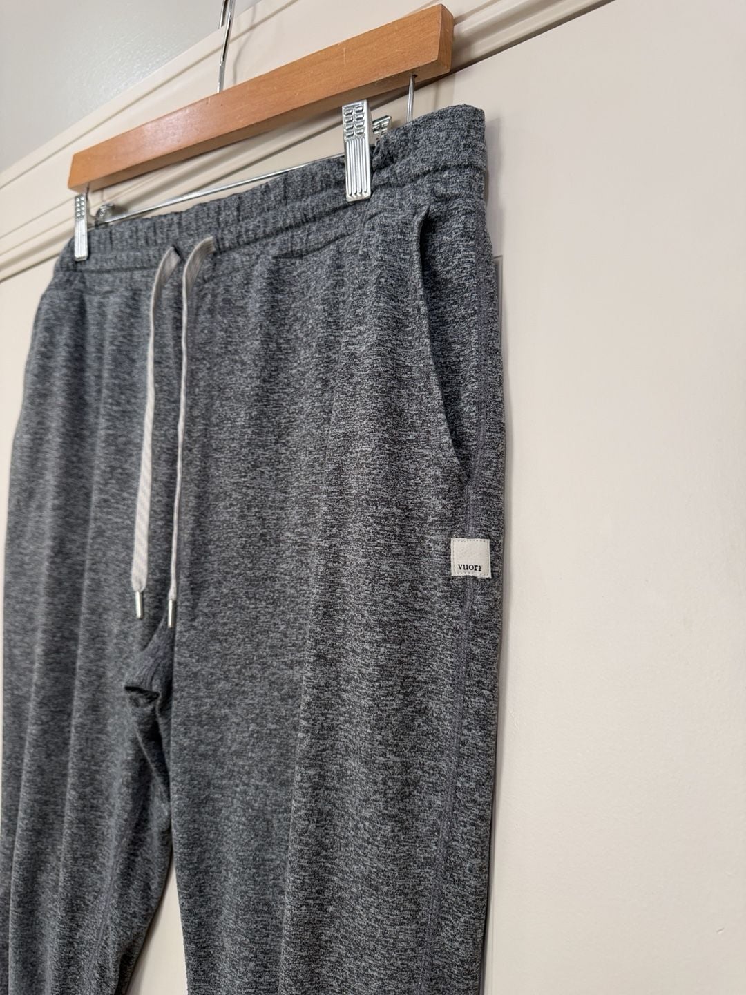 Vuori Performance Jogger Size Medium Heather Gray 3