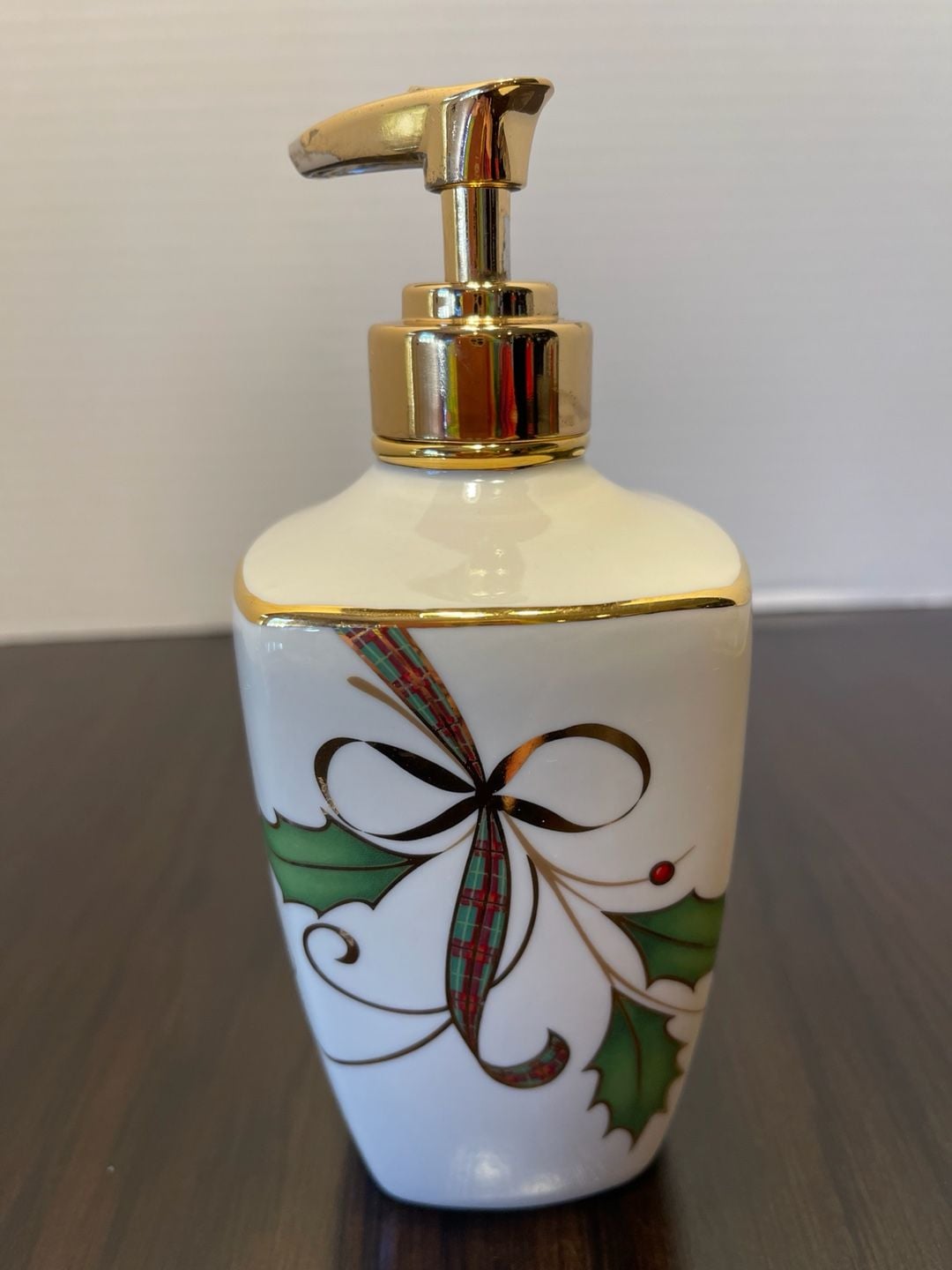 Lenox Holiday Nouveau Soap Dispenser Gold Trim 3