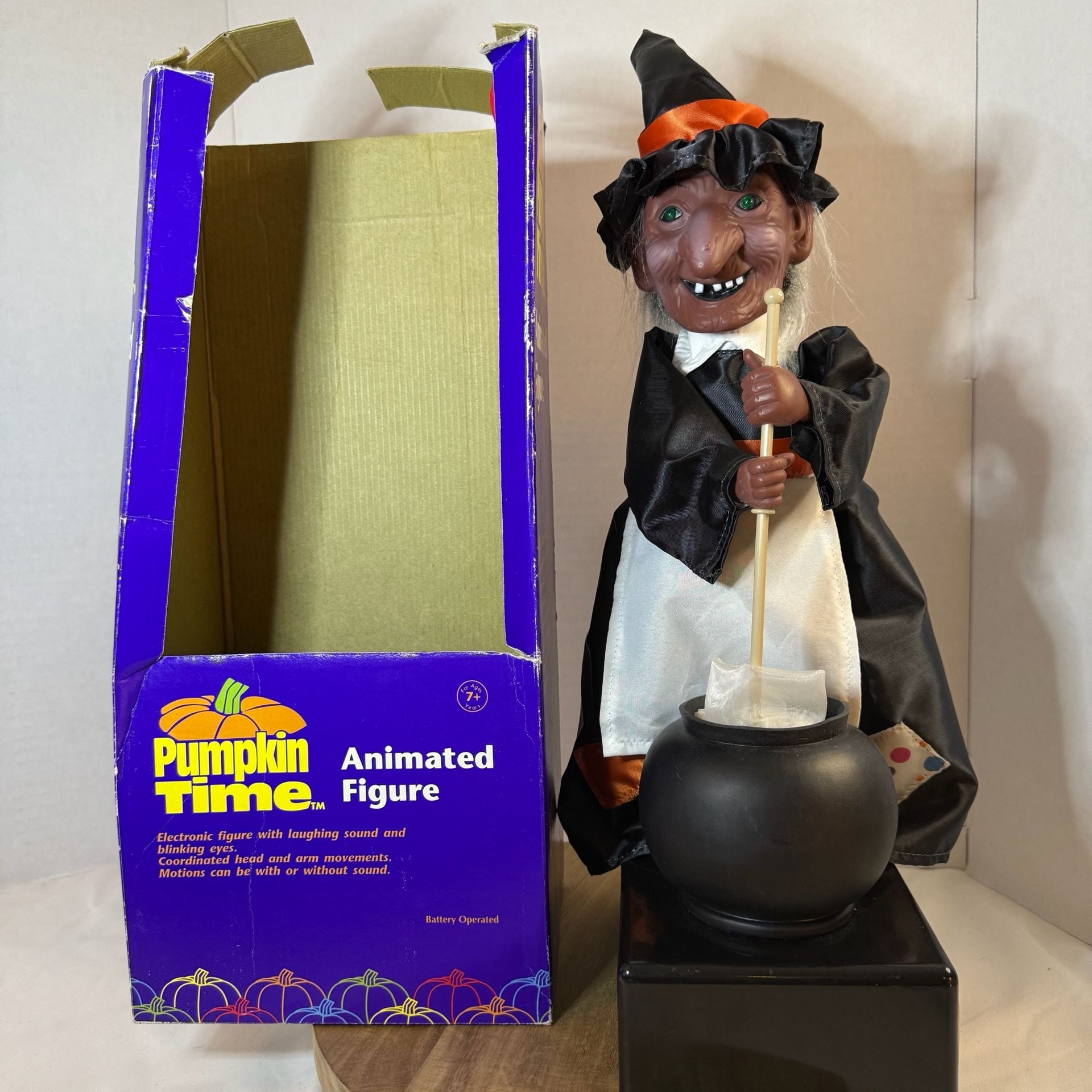 Rennoc Motionette Halloween Animated Witch Stirring Cauldron 9