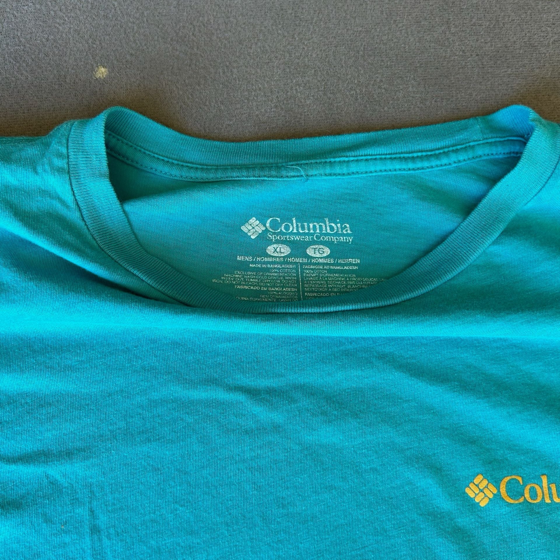 Columbia T-Shirt Lot of 6 Size XL Assorted Colors Graphic & Logo Tees 12