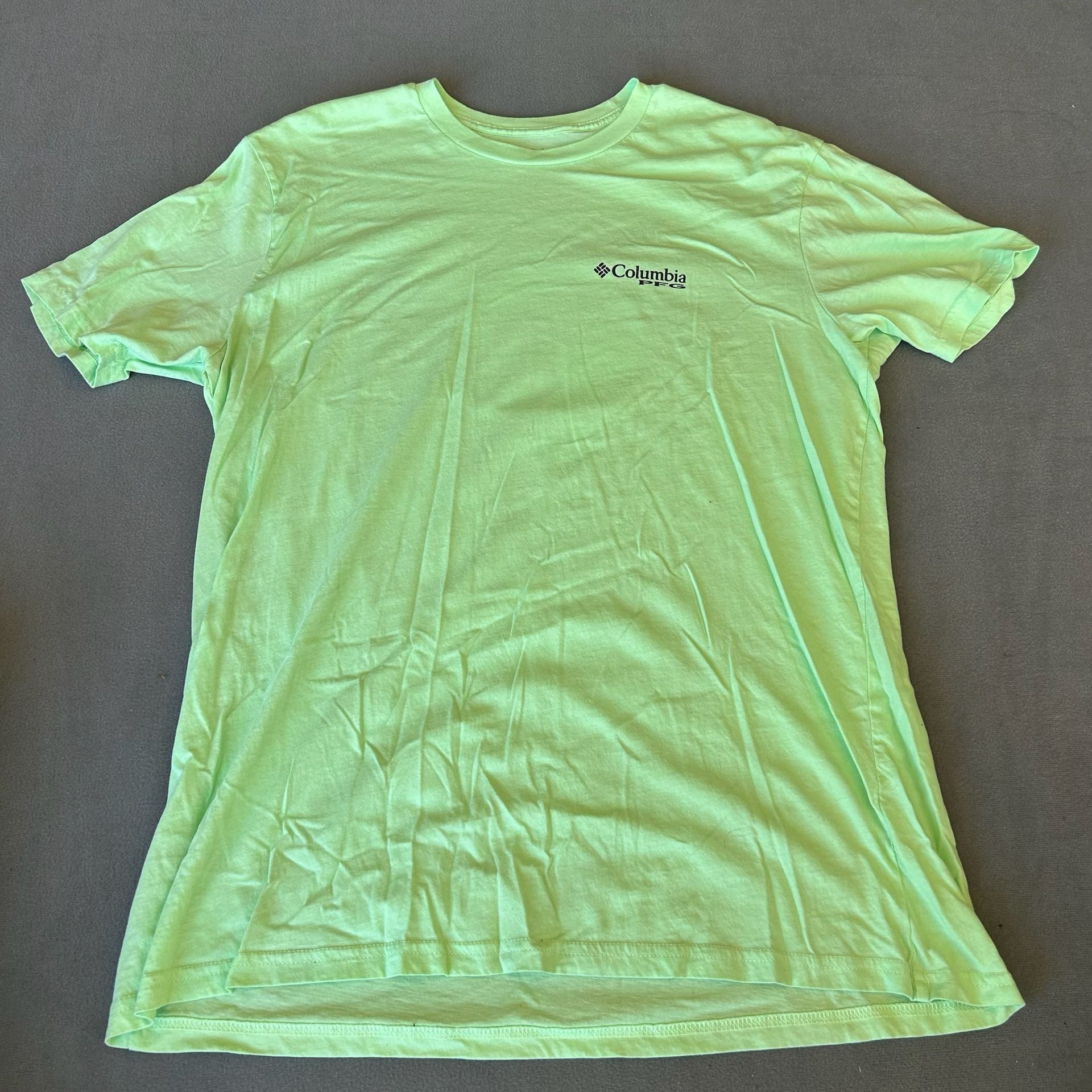 Columbia T-Shirt Lot of 6 Size XL Assorted Colors Graphic & Logo Tees 18