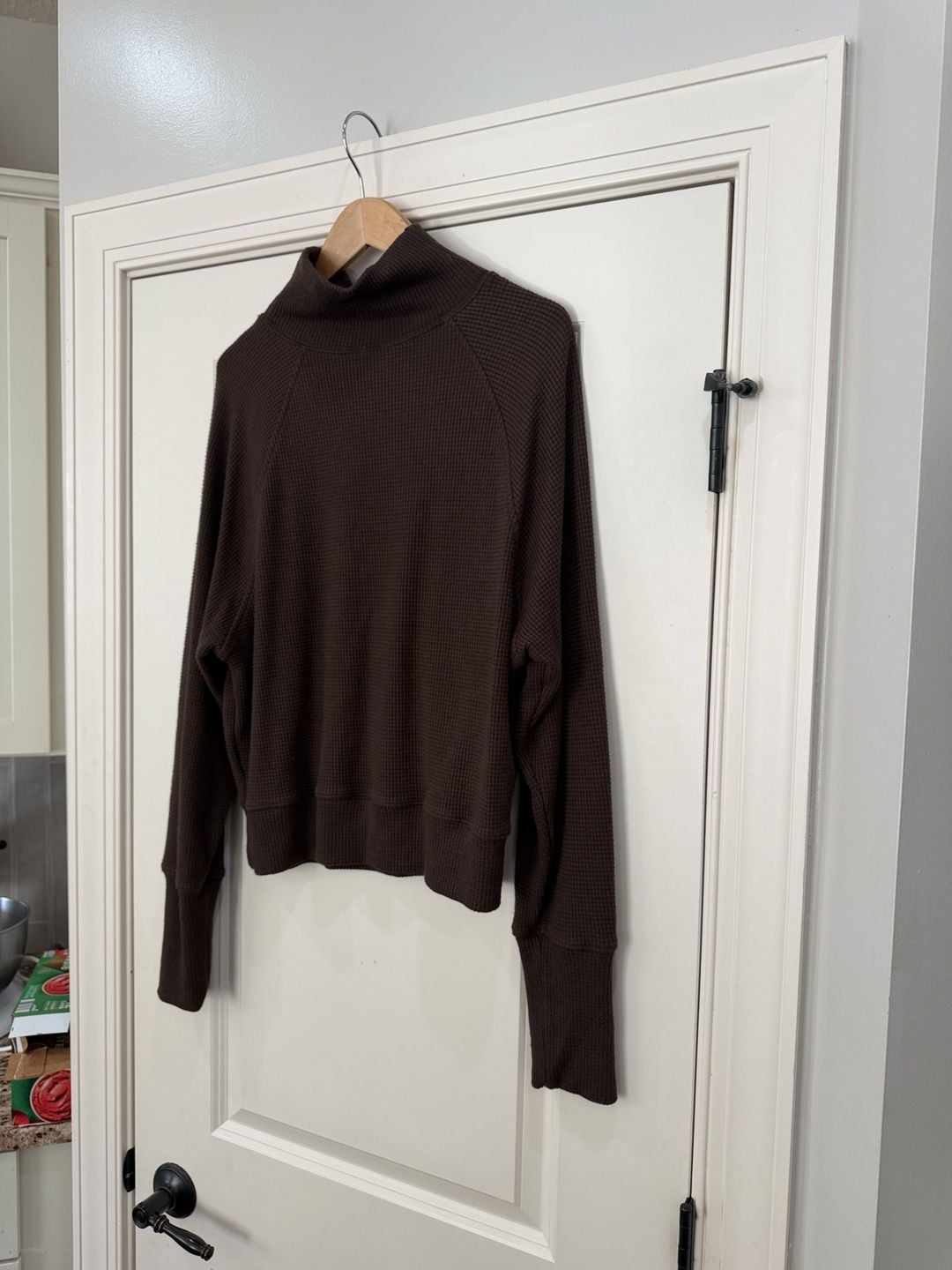 Alo Yoga Waffle Weekend Escape Mock Neck Size M Espresso Brown 5