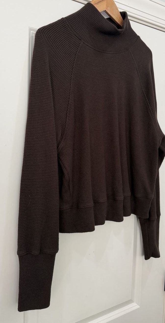 Alo Yoga Waffle Weekend Escape Mock Neck Size M Espresso Brown 3