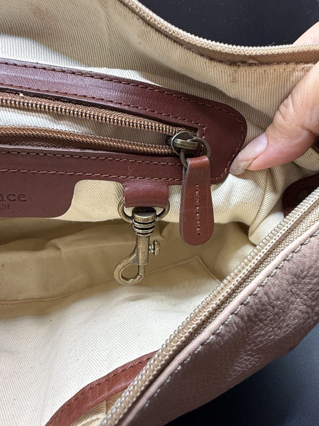 “As Is” Sundance Leather Simplicity Hobo Shoulder Bag Tan Brown 15