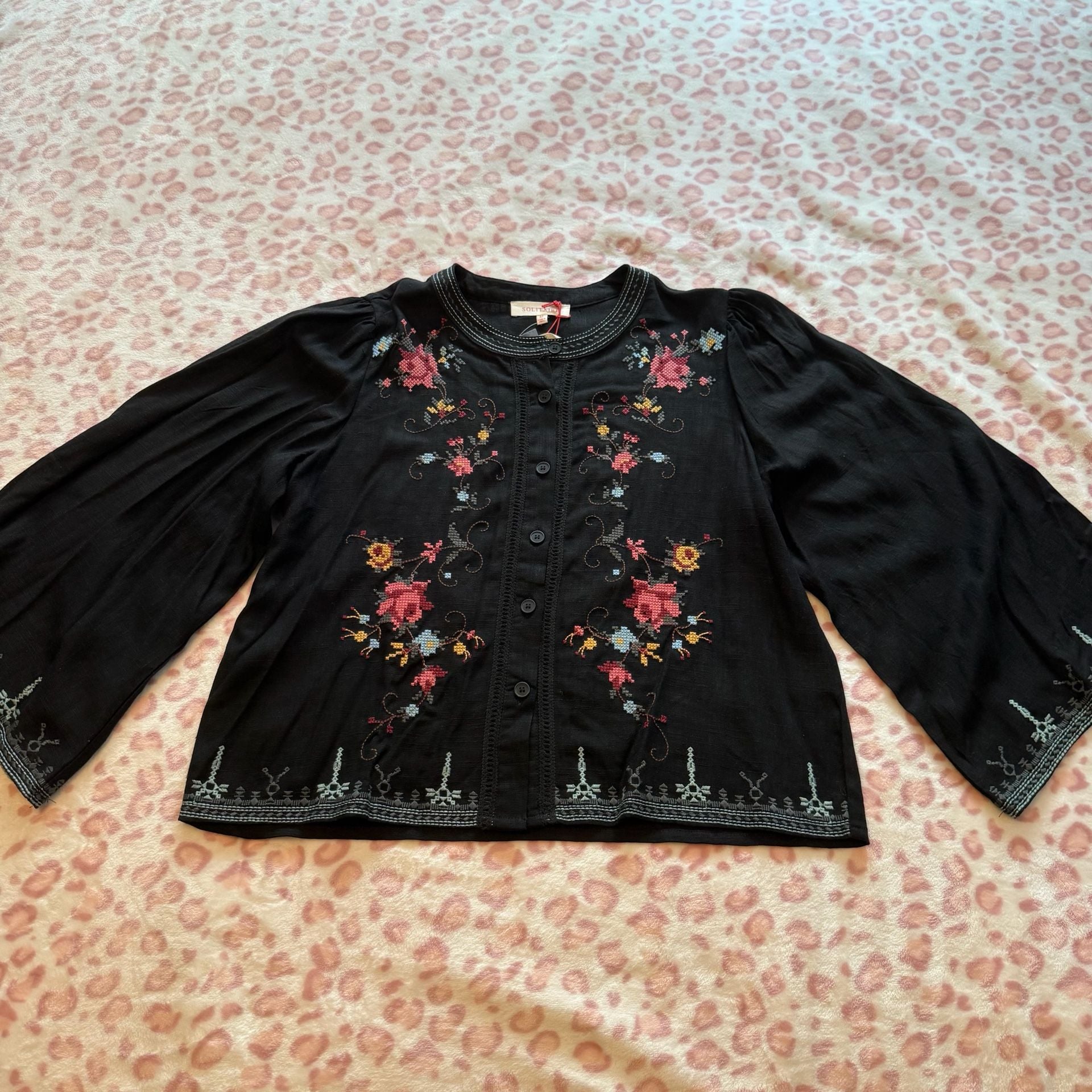Solitaire Floral Embroidered Blouse Size M Black Linen 3