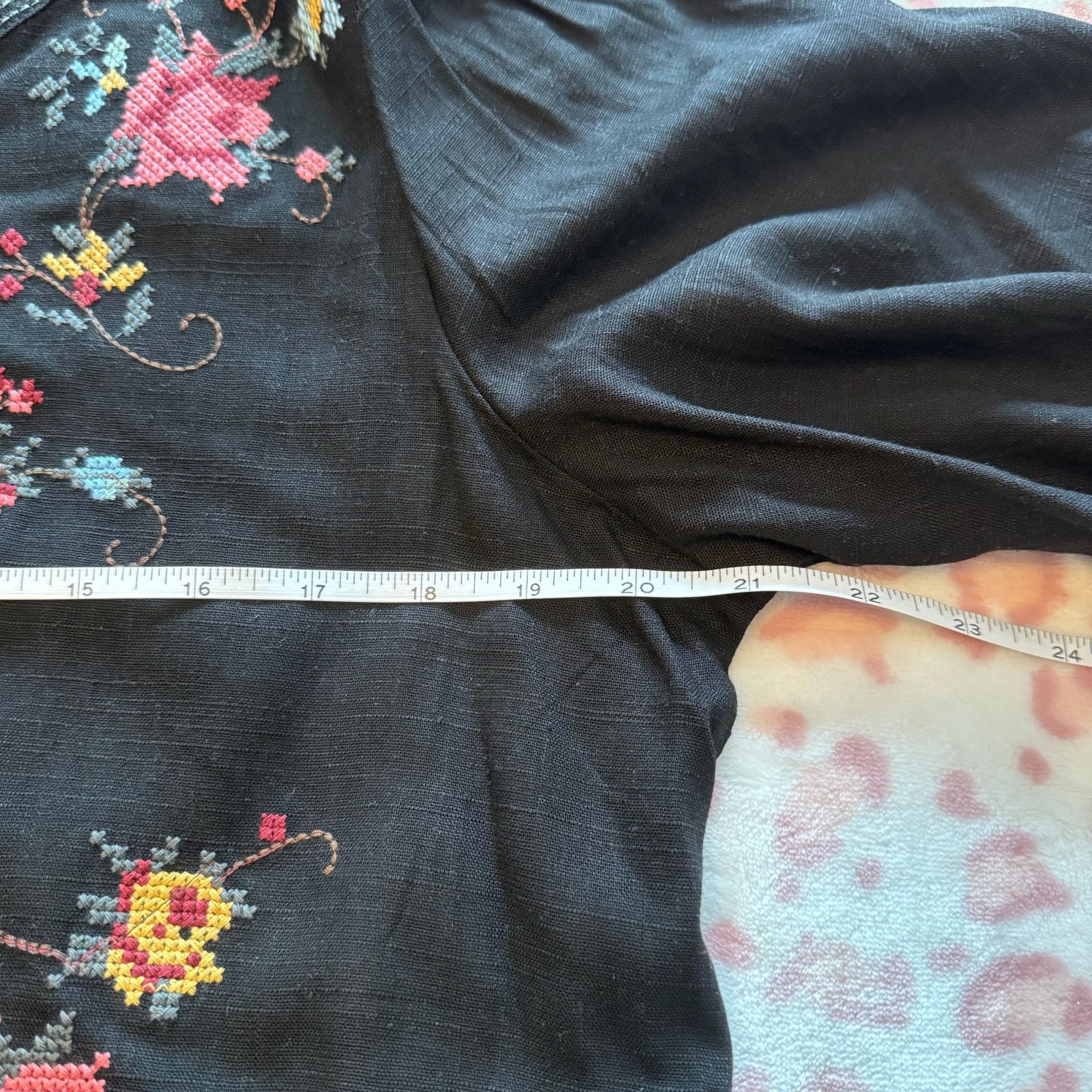 Solitaire Floral Embroidered Blouse Size M Black Linen 8