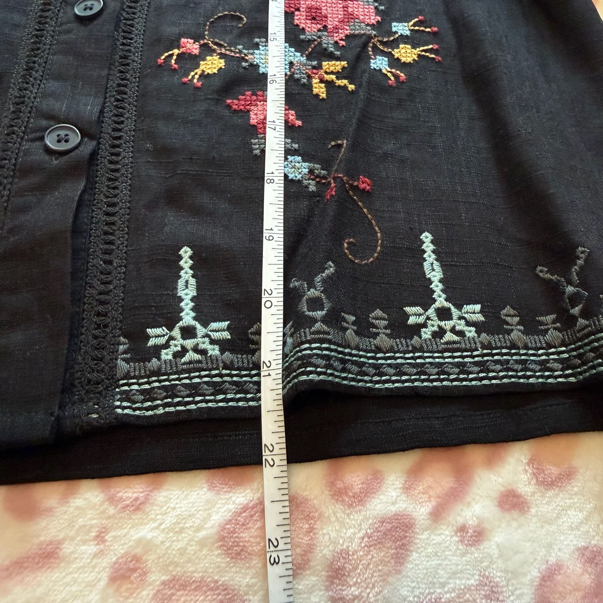 Solitaire Floral Embroidered Blouse Size M Black Linen 9
