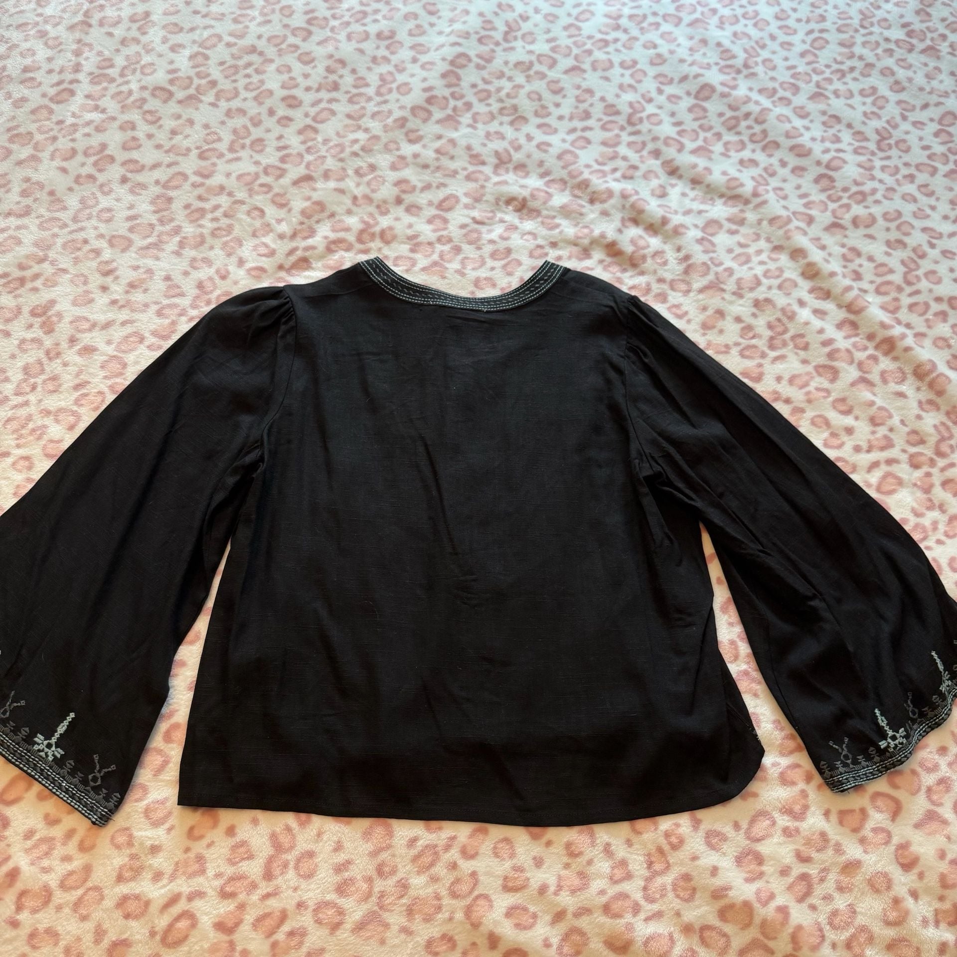 Solitaire Floral Embroidered Blouse Size M Black Linen 11