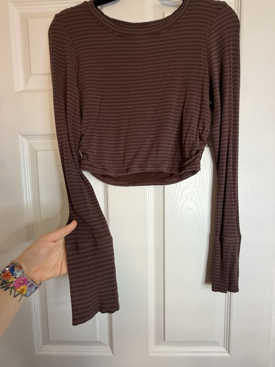 Offline by Aerie Long Sleeve Crop Top Size M Brown Ribbed Thumbholes 4