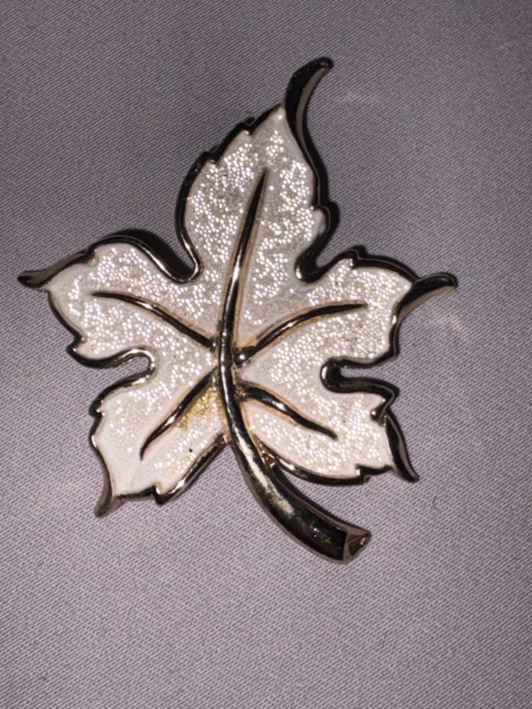 Vintage Gold Tone White Enamel Leaf Brooch Pin 3