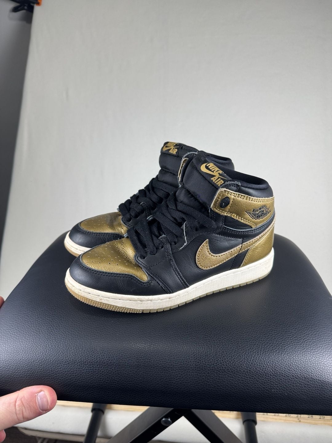 Air Jordan 1 High OG Size 4.5Y Black Metallic Gold 3