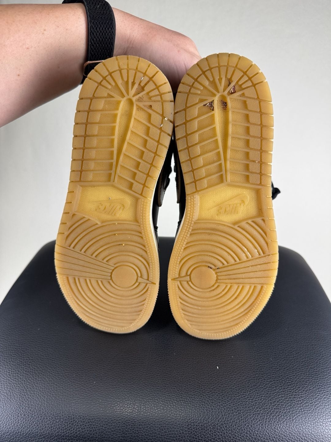 Air Jordan 1 High OG Size 4.5Y Black Metallic Gold 8