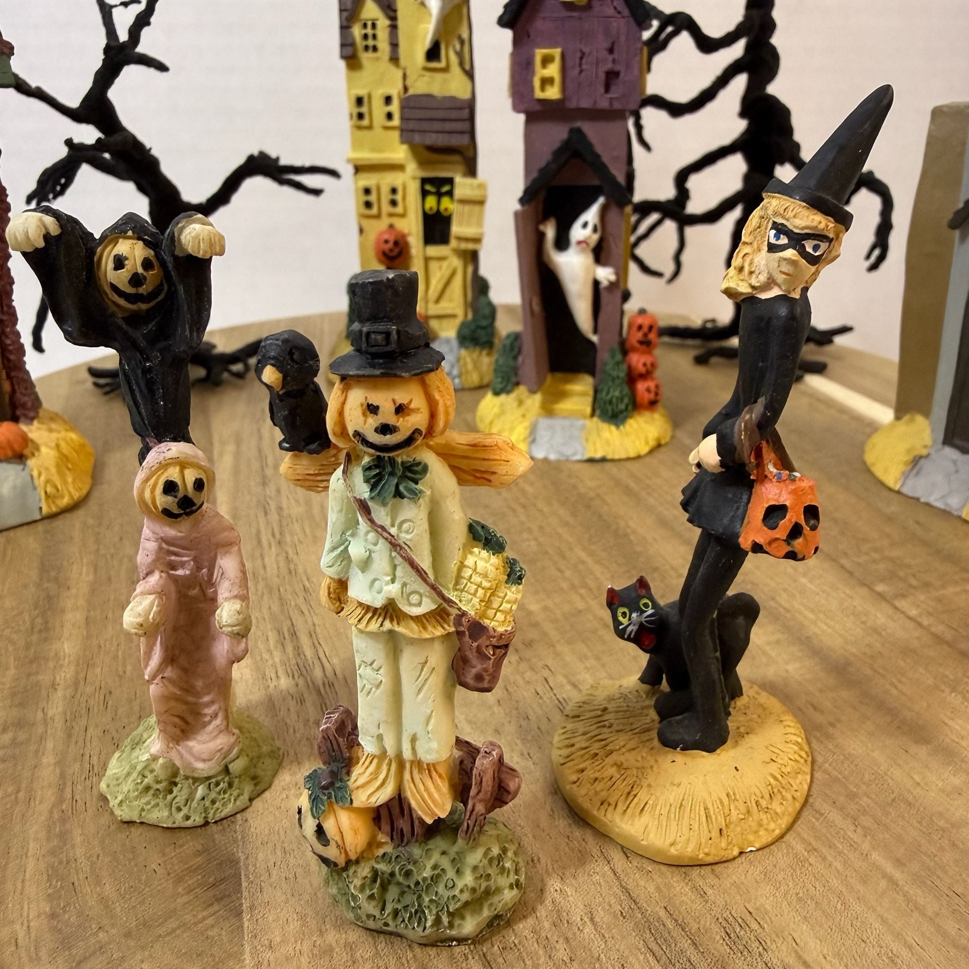Spooky Halloween Village Set Houses Trees Figurines 5