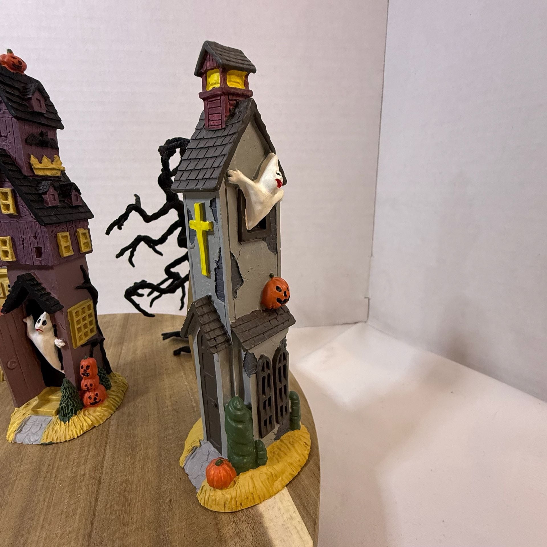 Spooky Halloween Village Set Houses Trees Figurines 7