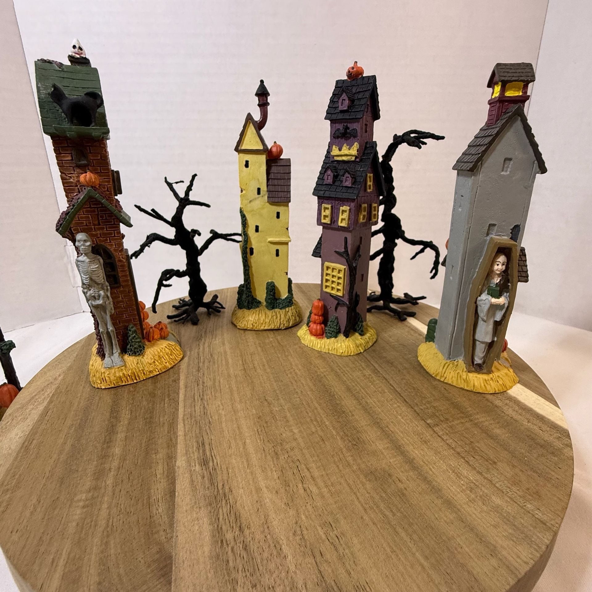 Spooky Halloween Village Set Houses Trees Figurines 8