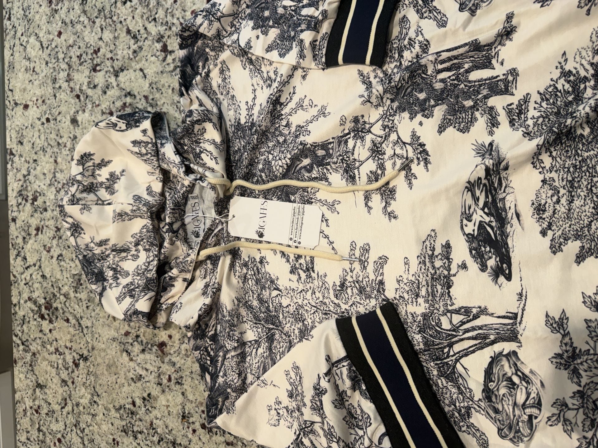 Gigafes Toile de Jouy Hoodie Size 2XL White Black Short Sleeve 6