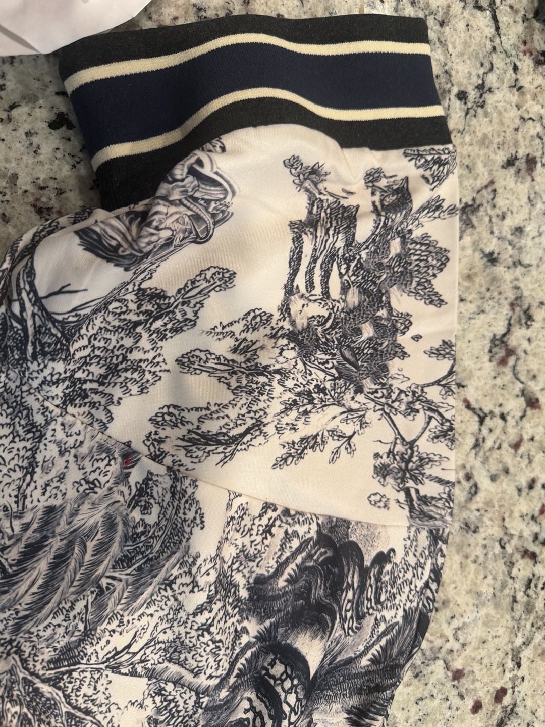 Gigafes Toile de Jouy Hoodie Size 2XL White Black Short Sleeve 8