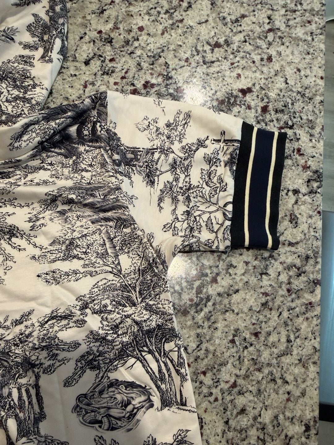 Gigafes Toile de Jouy Hoodie Size 2XL White Black Short Sleeve 9