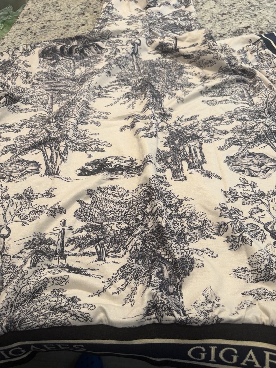Gigafes Toile de Jouy Hoodie Size 2XL White Black Short Sleeve 10