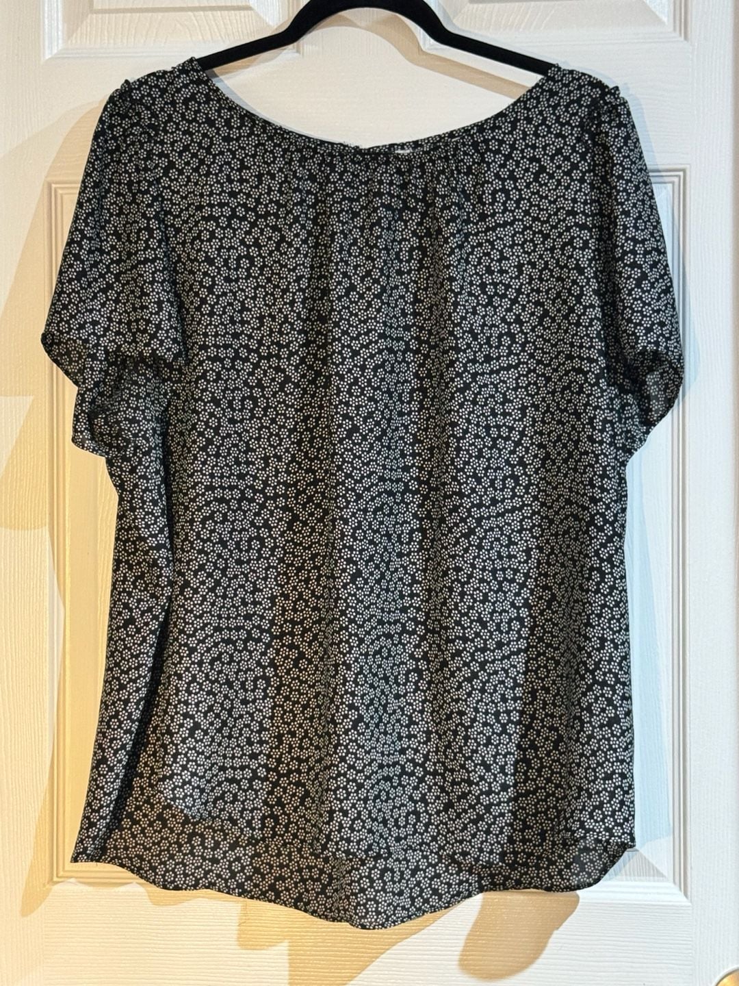Black and White Floral Short Sleeve Blouse 2