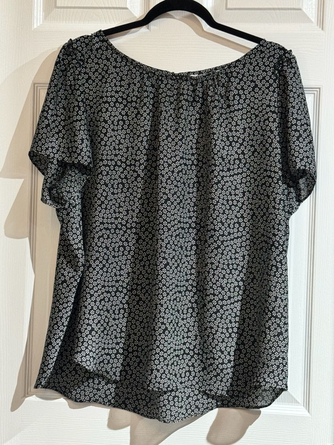 Black and White Floral Short Sleeve Blouse 3
