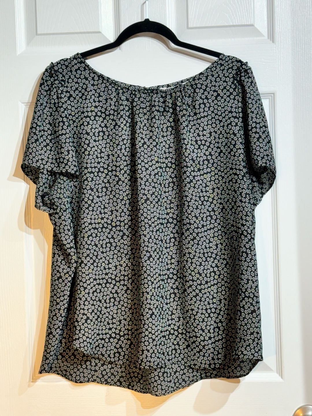Black and White Floral Short Sleeve Blouse 4