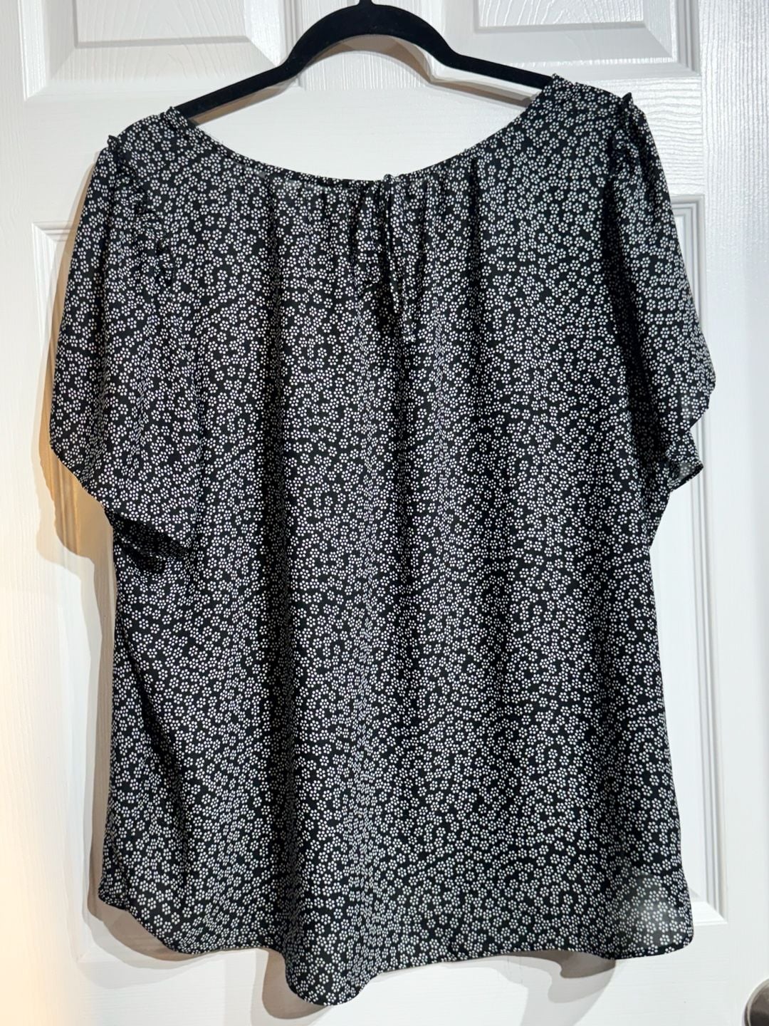 Black and White Floral Short Sleeve Blouse 5