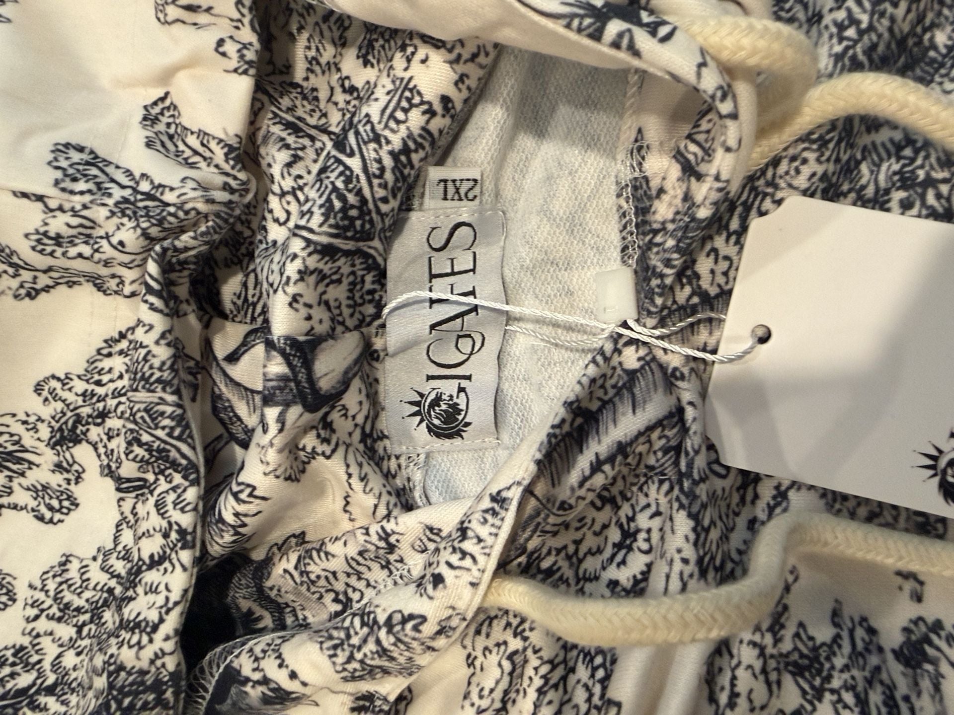 Gigafes Toile de Jouy Hoodie Size 2XL White Black Short Sleeve 5