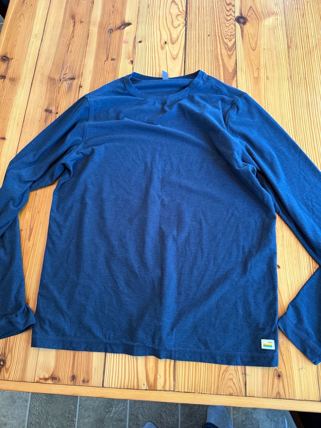 Vuori Long Sleeve T-Shirt Size M Blue Heathered Crewneck Athletic 2