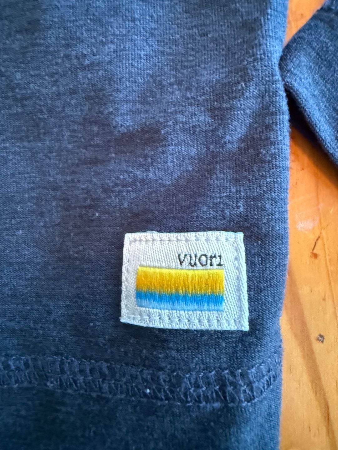 Vuori Long Sleeve T-Shirt Size M Blue Heathered Crewneck Athletic 4
