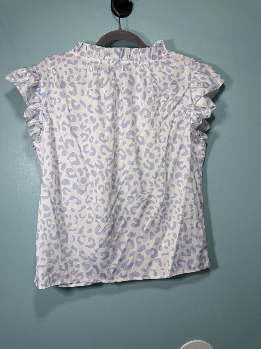 Unbranded Leopard Print Ruffle Blouse Size M Blue White Tie Neck 3