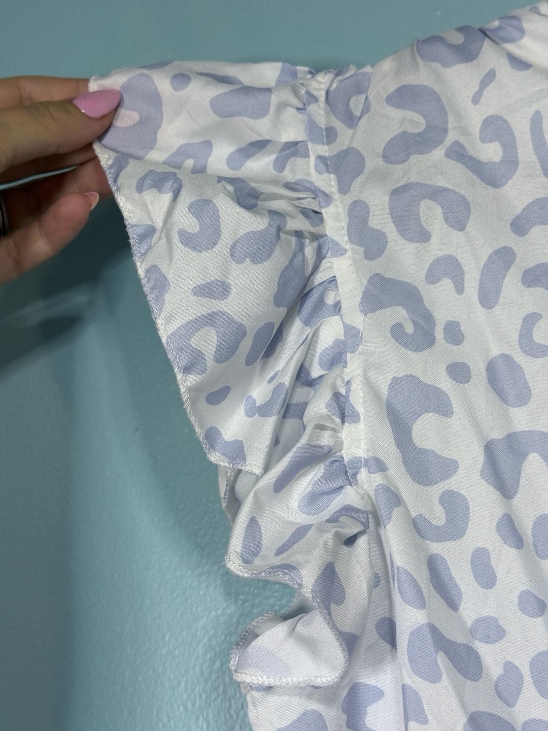 Unbranded Leopard Print Ruffle Blouse Size M Blue White Tie Neck 5