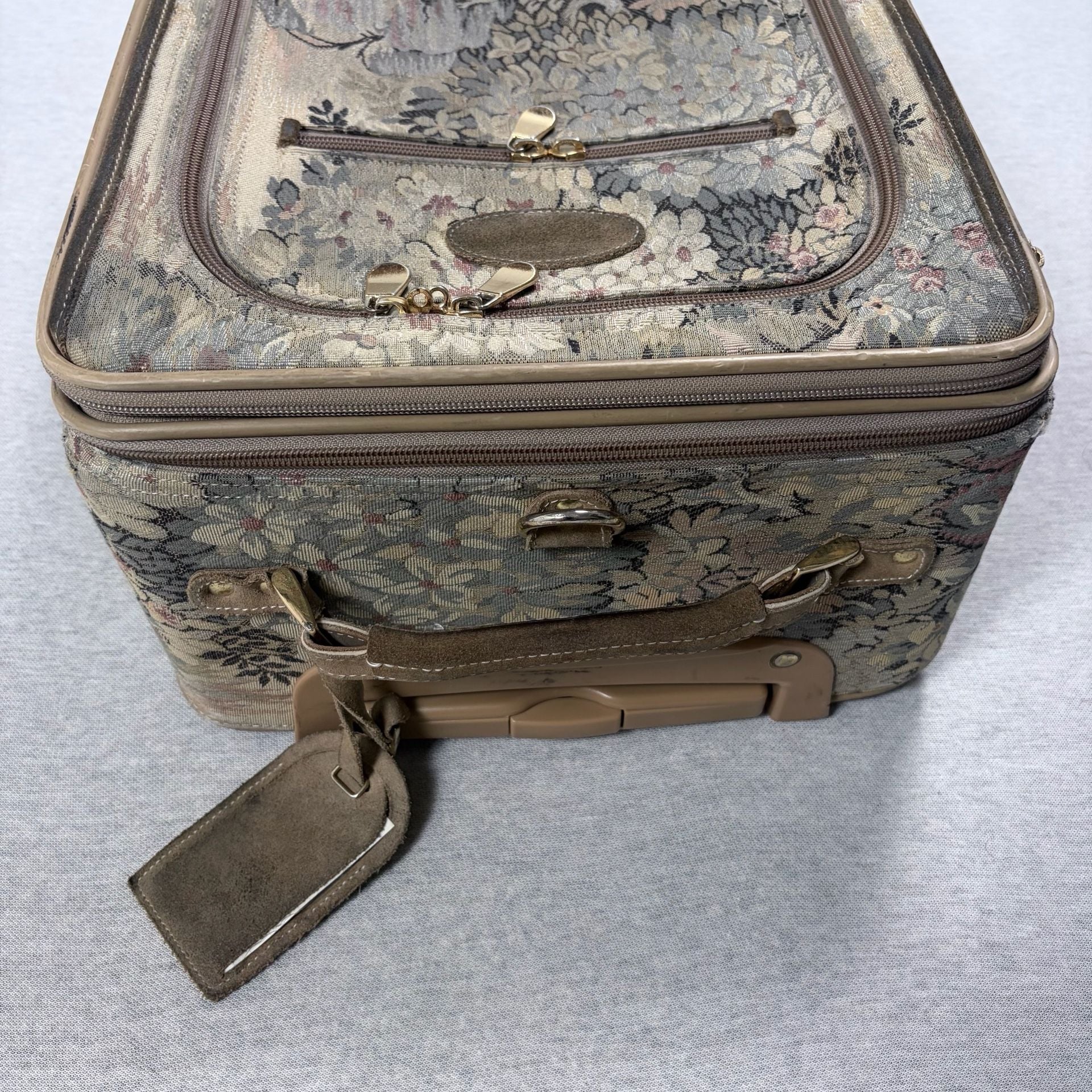 French Luggage Co Tapestry Suitcase Floral Wheeled Upright Luggage Bag 5