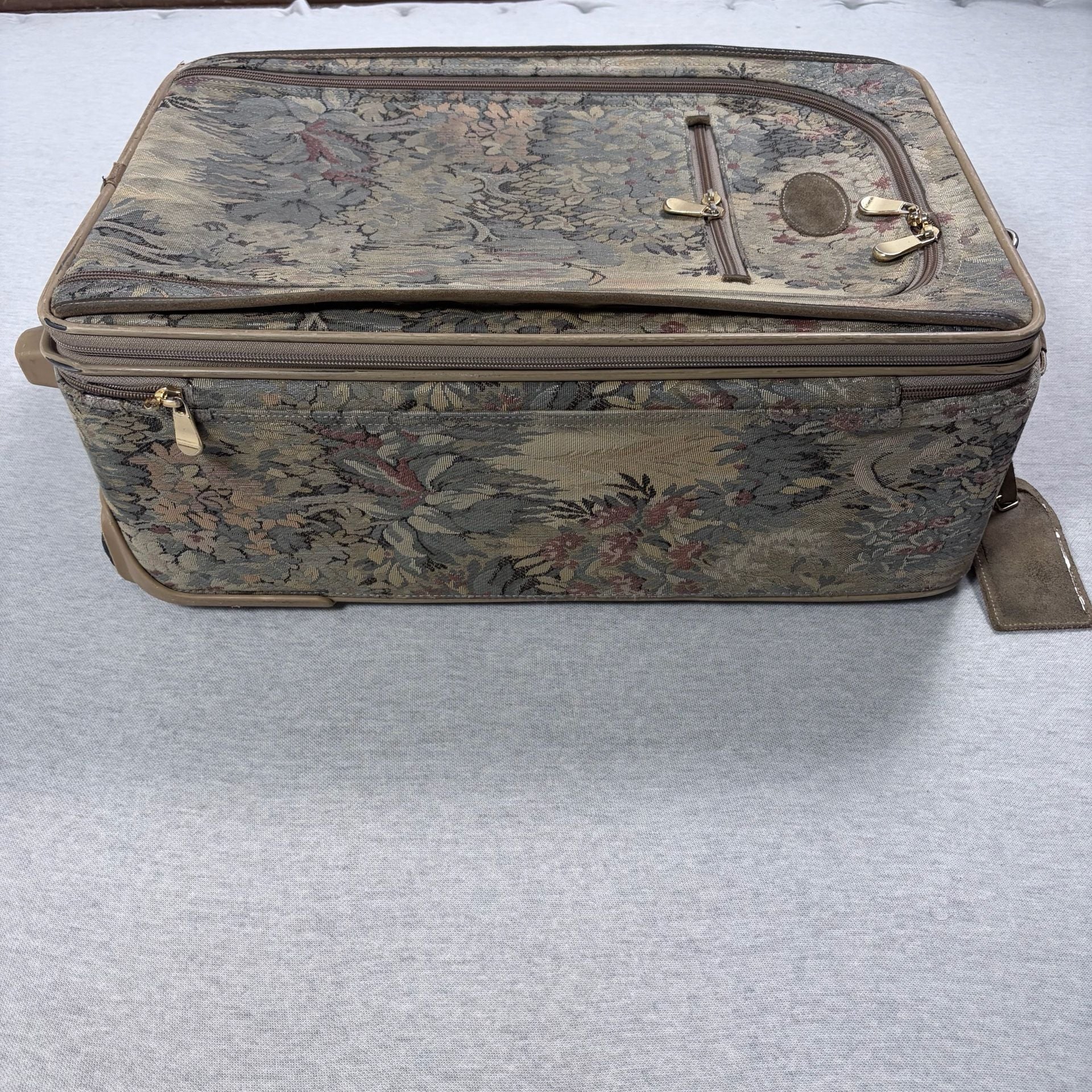 French Luggage Co Tapestry Suitcase Floral Wheeled Upright Luggage Bag 6