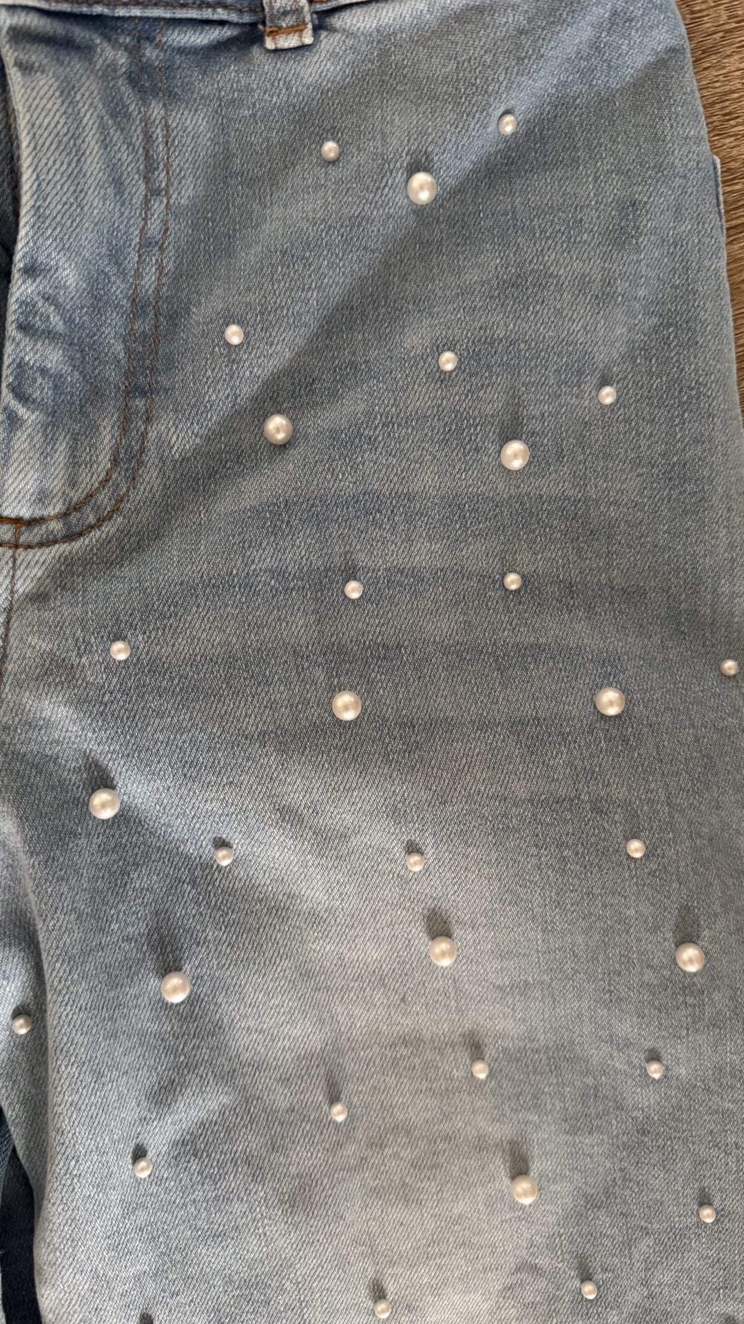 Antonio Melani Wide Leg Frayed Pearl Jeans Size 0 Light Wash 3