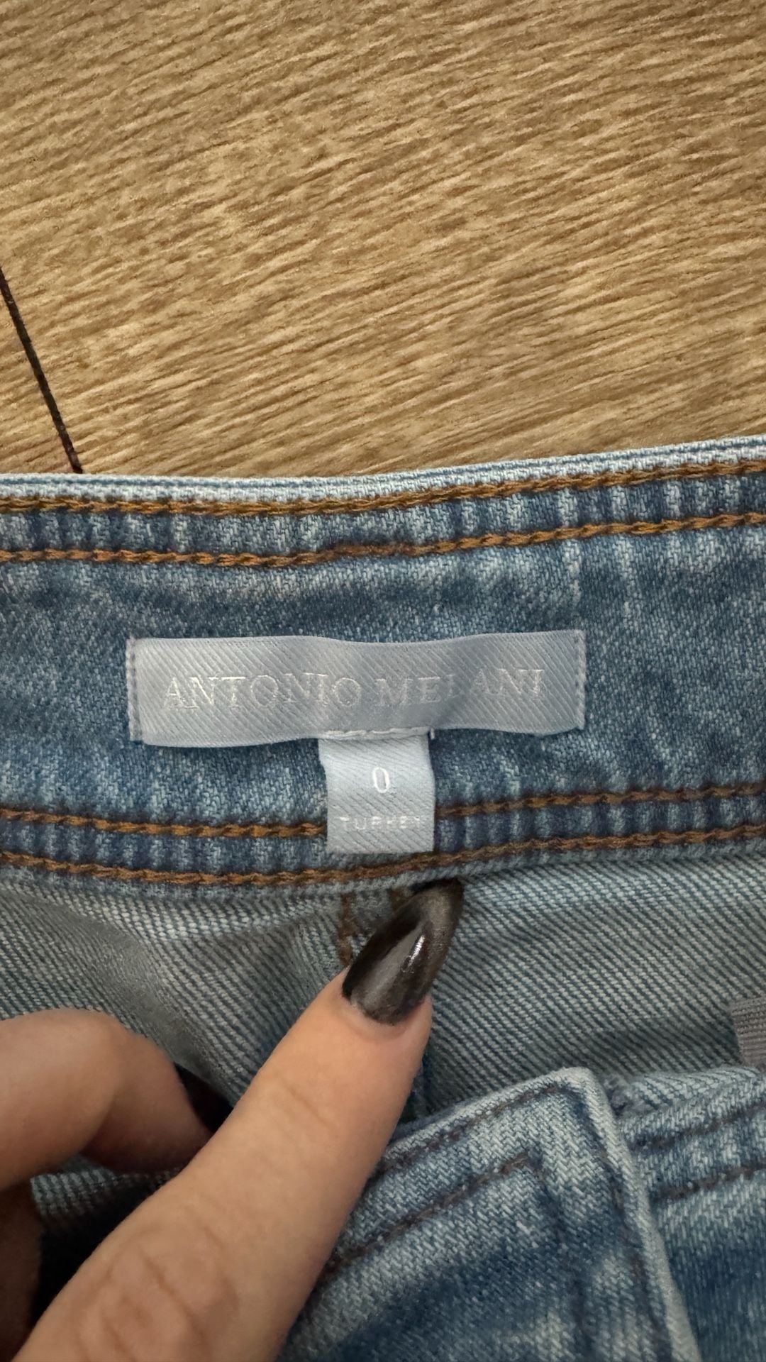 Antonio Melani Wide Leg Frayed Pearl Jeans Size 0 Light Wash 4