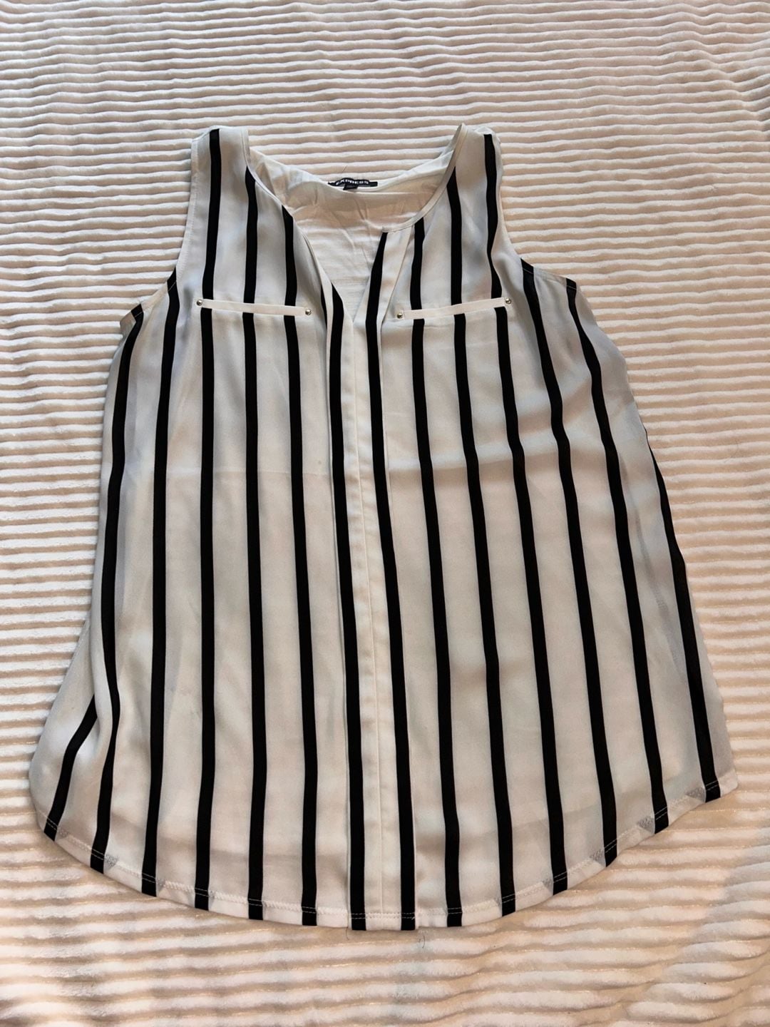 Express Striped Blouse Size L Black White Sleeveless V-Neck Top 3