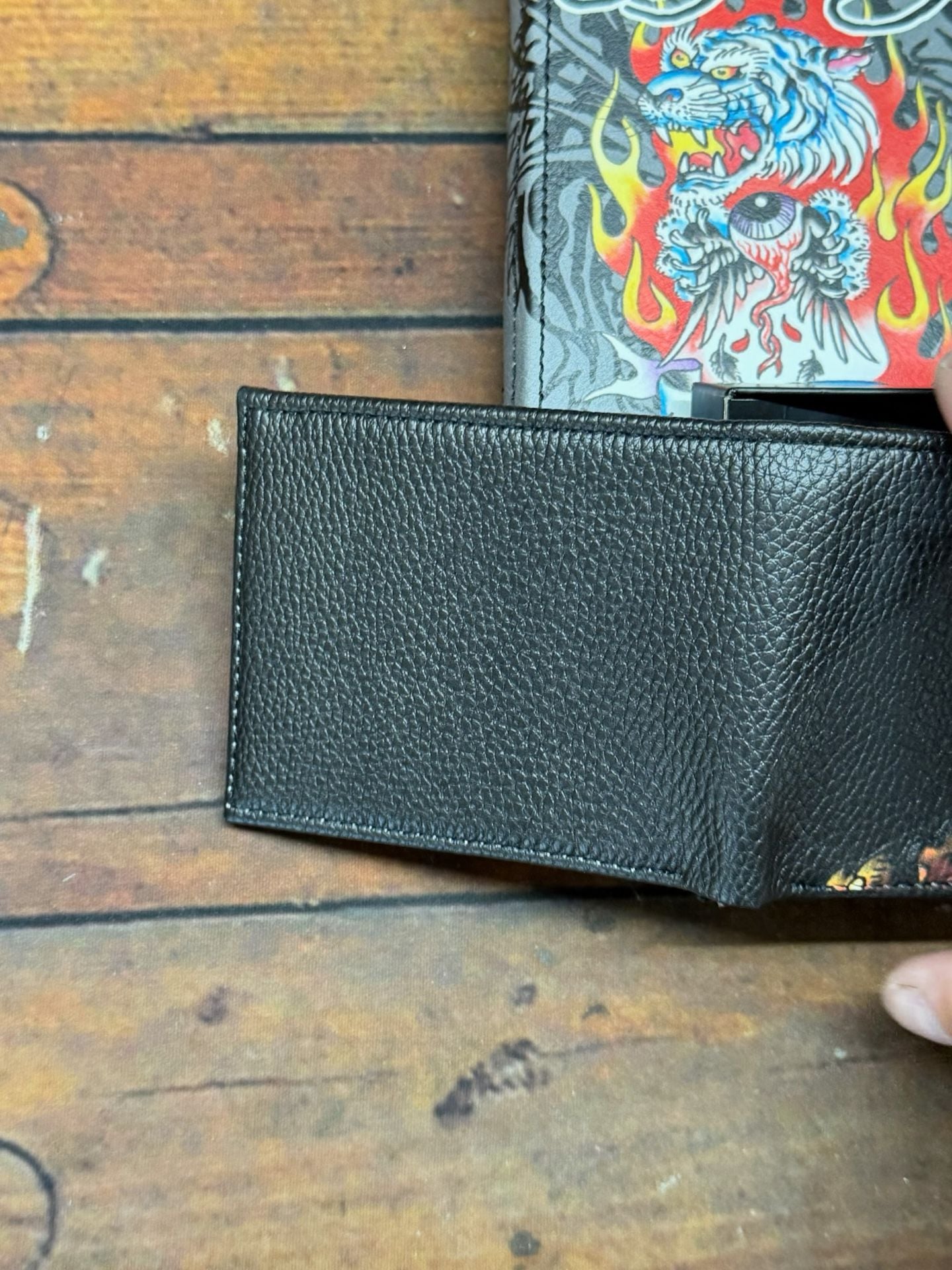 Ed Hardy Black Tiger Graphic Bifold Wallet With Box New 8