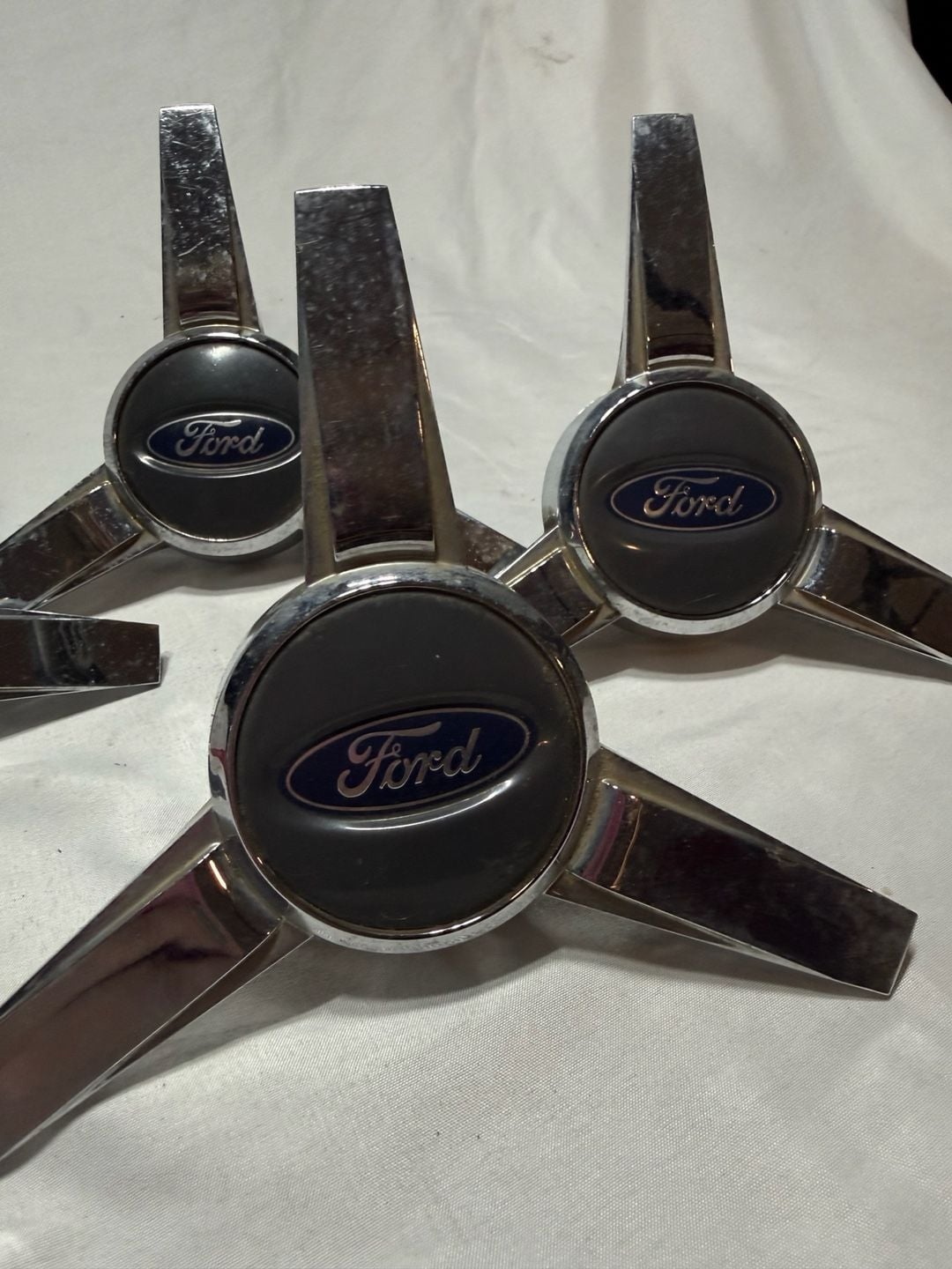 Ford Spinner Wheel Center Caps Set Of 4 2