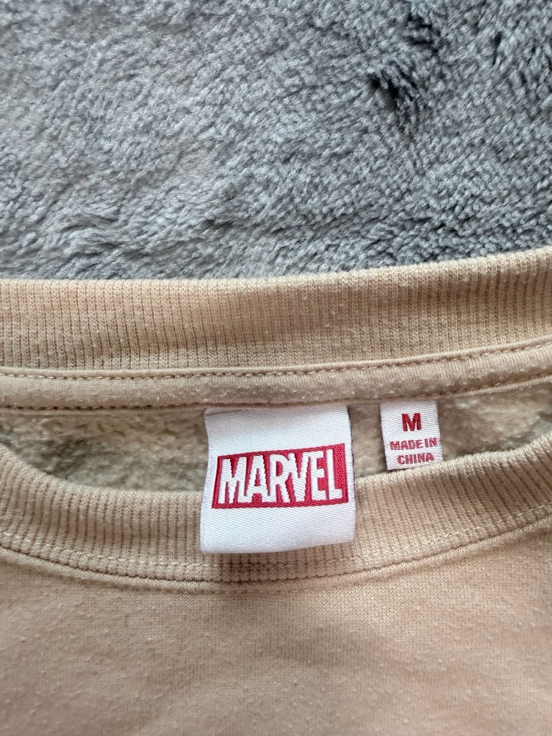 Marvel Spider-Man Amazing Since 62 Sweatshirt Size M Tan Graphic Pullover 2