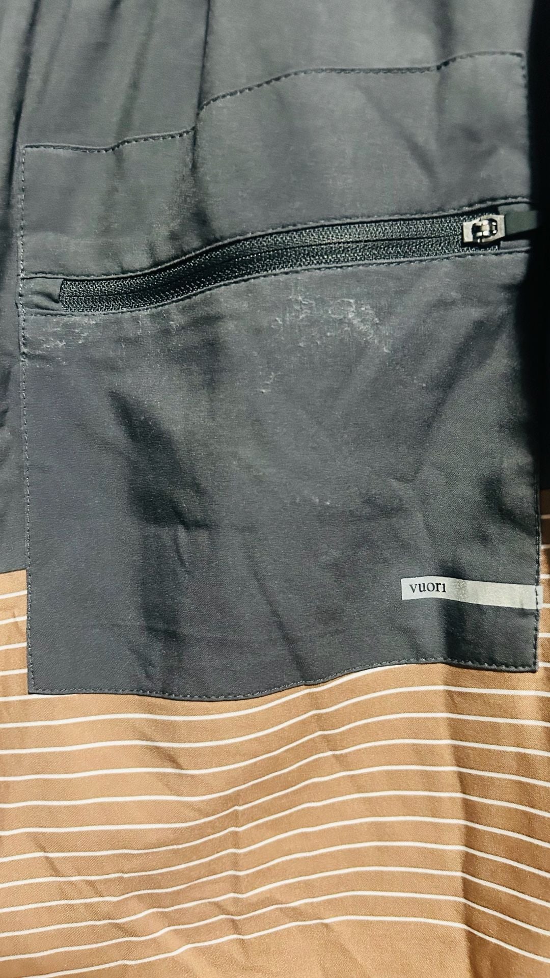 Vuori Board Shorts Size L Striped. Pc154 4