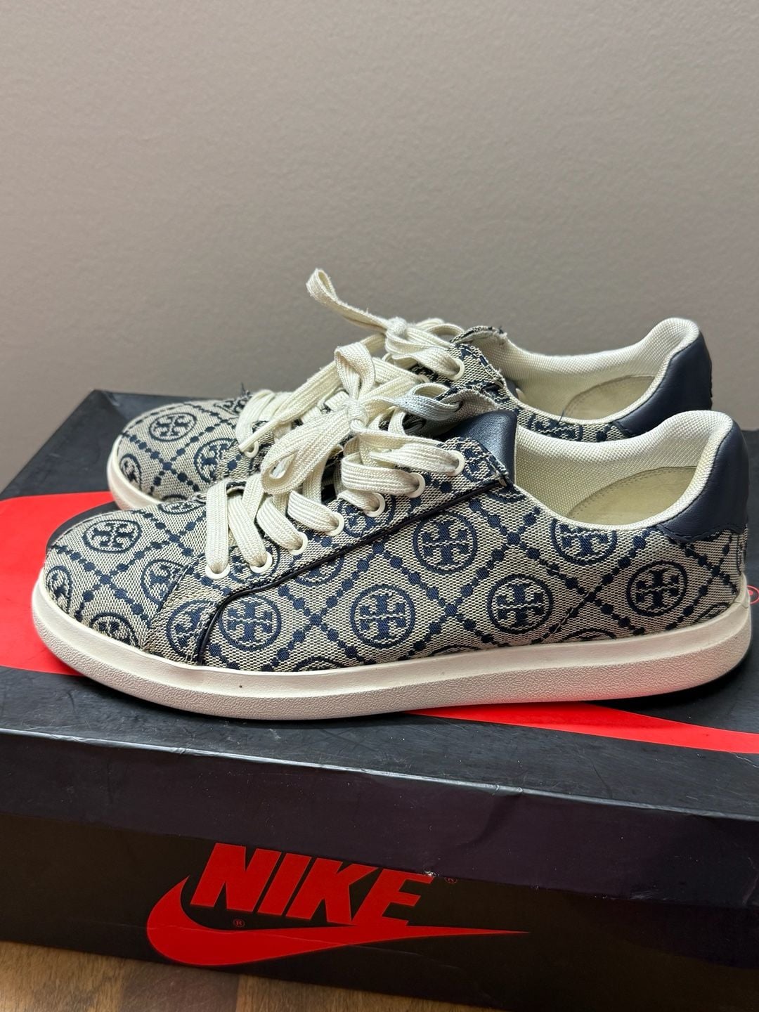 8.5W Tory Burch Howell T Monogram Jacquard Sneakers 4