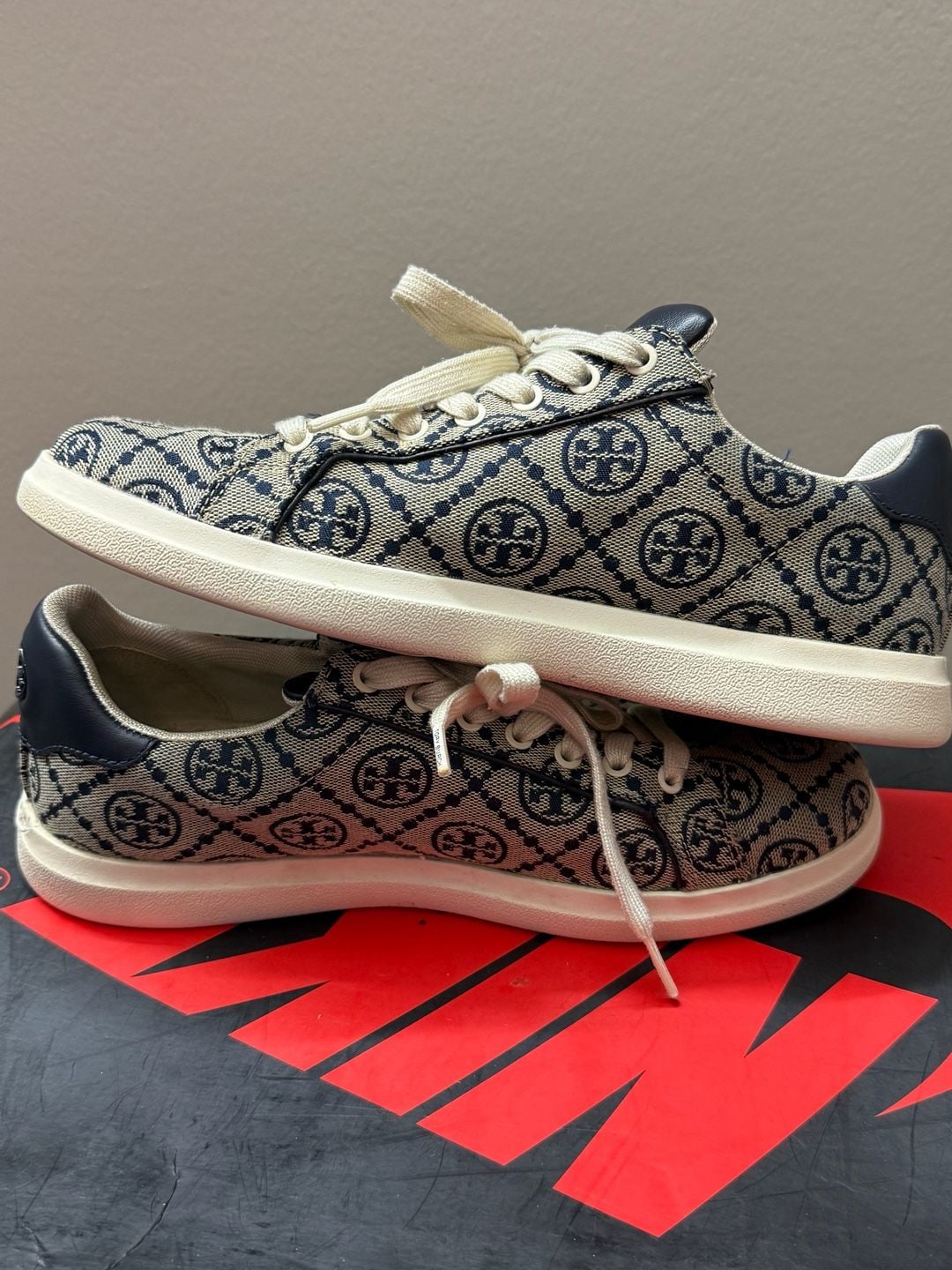 8.5W Tory Burch Howell T Monogram Jacquard Sneakers 8