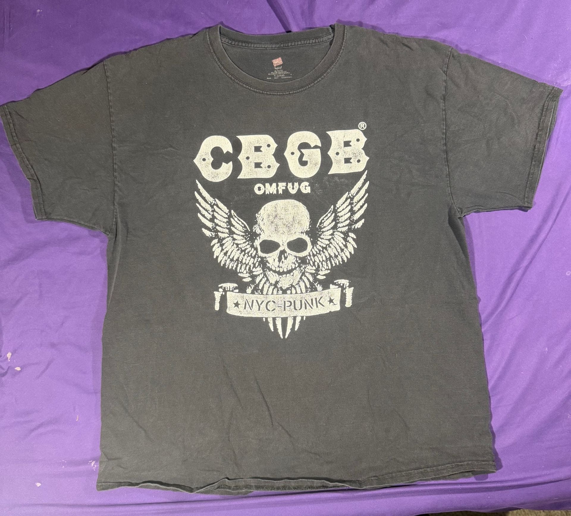 Hanes CBGB OMFUG NYC Punk T-Shirt XL Black Graphic Skull Wings 2