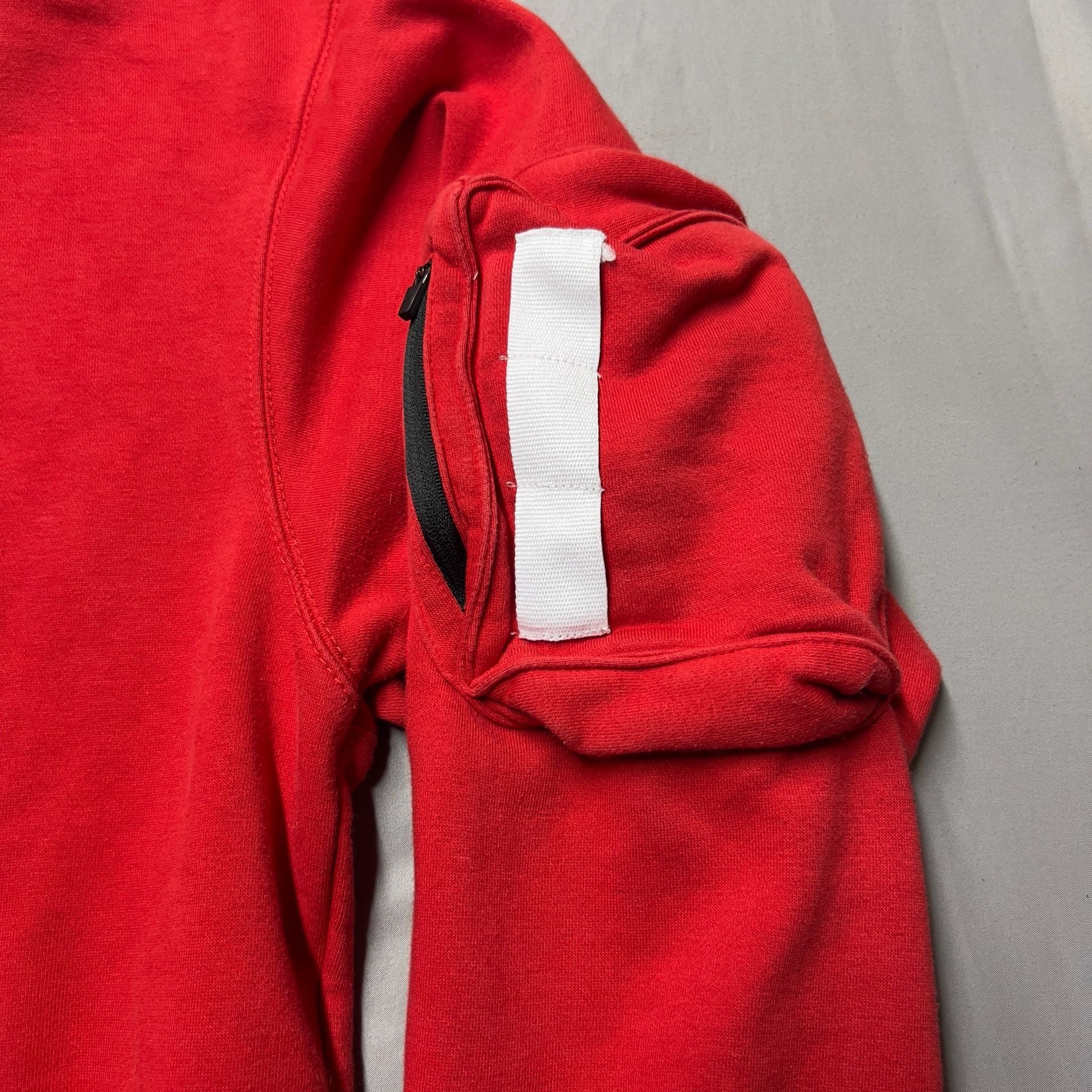 Rawgear Logo Crewneck Sweatshirt Red Gym Wear With Zipper Storage On arm Sleeve 4