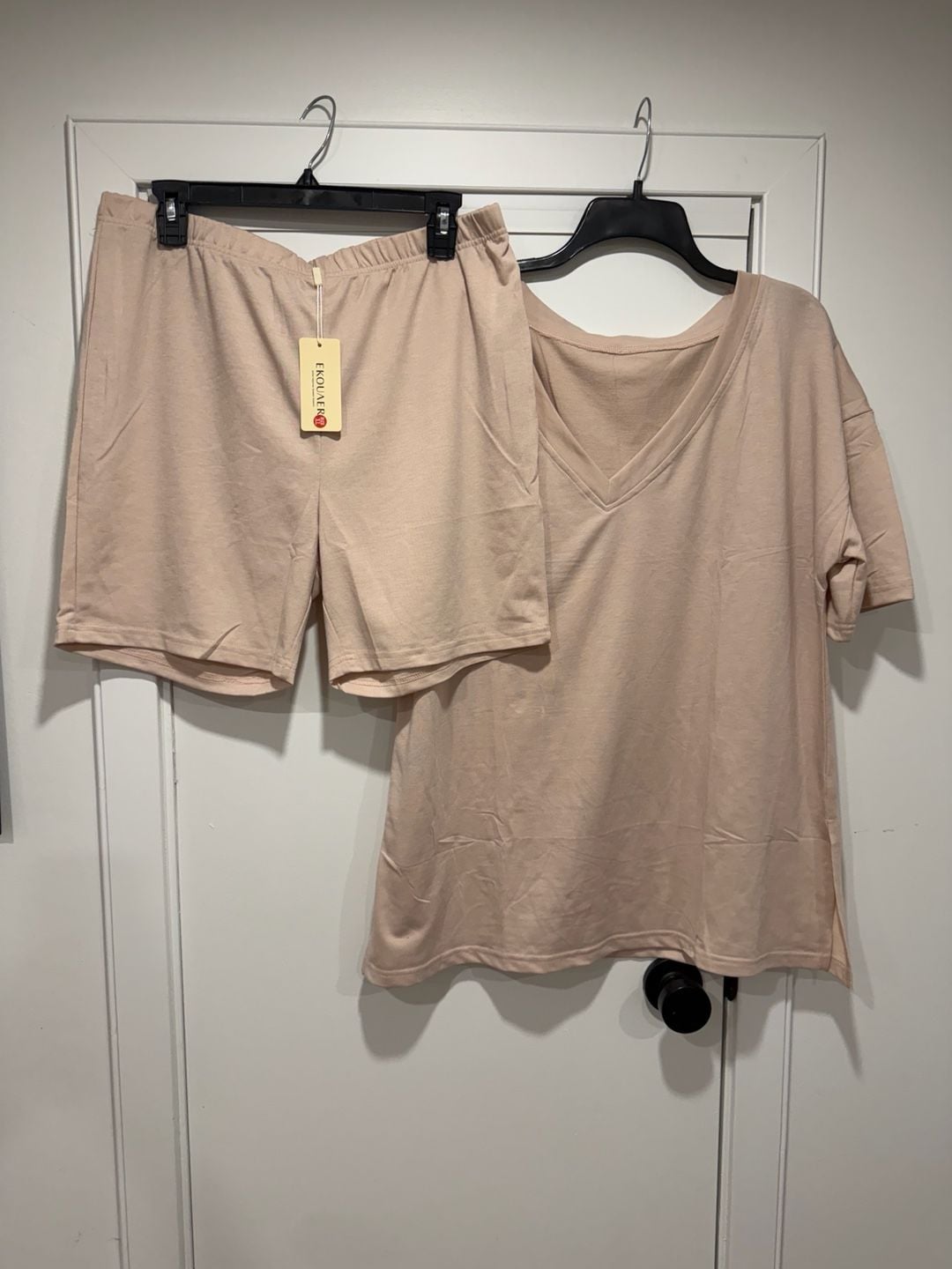 Ekouaer Pajama Set Size XL Beige V-Neck Shorts Loungewear 1