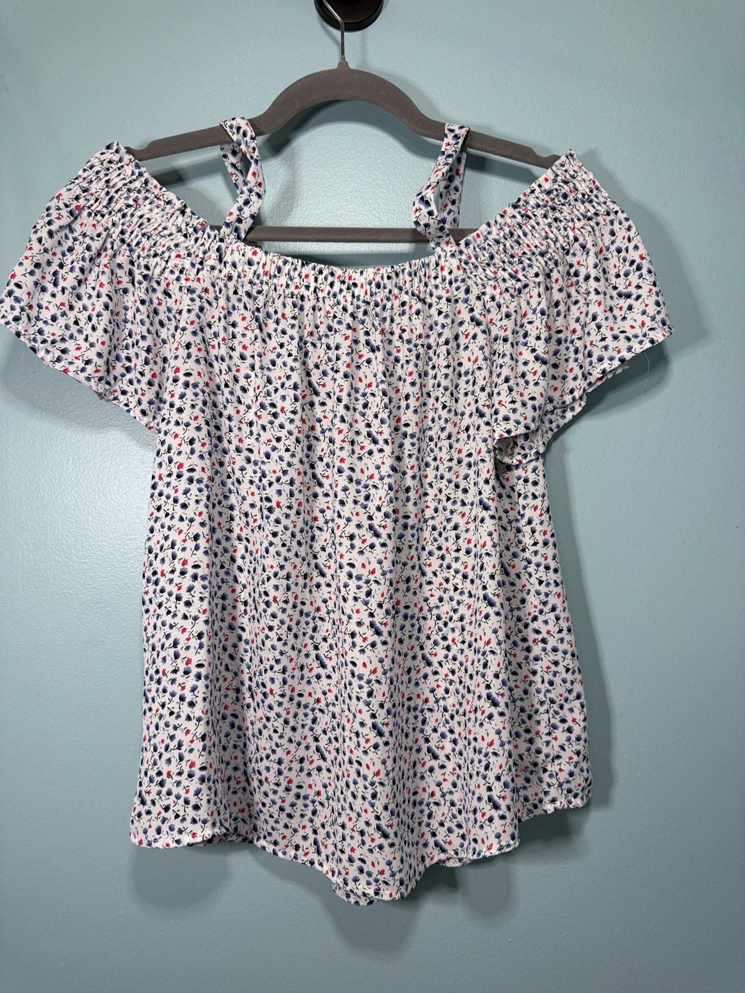 Sienna Sky Floral Cold Shoulder Blouse Size M 3