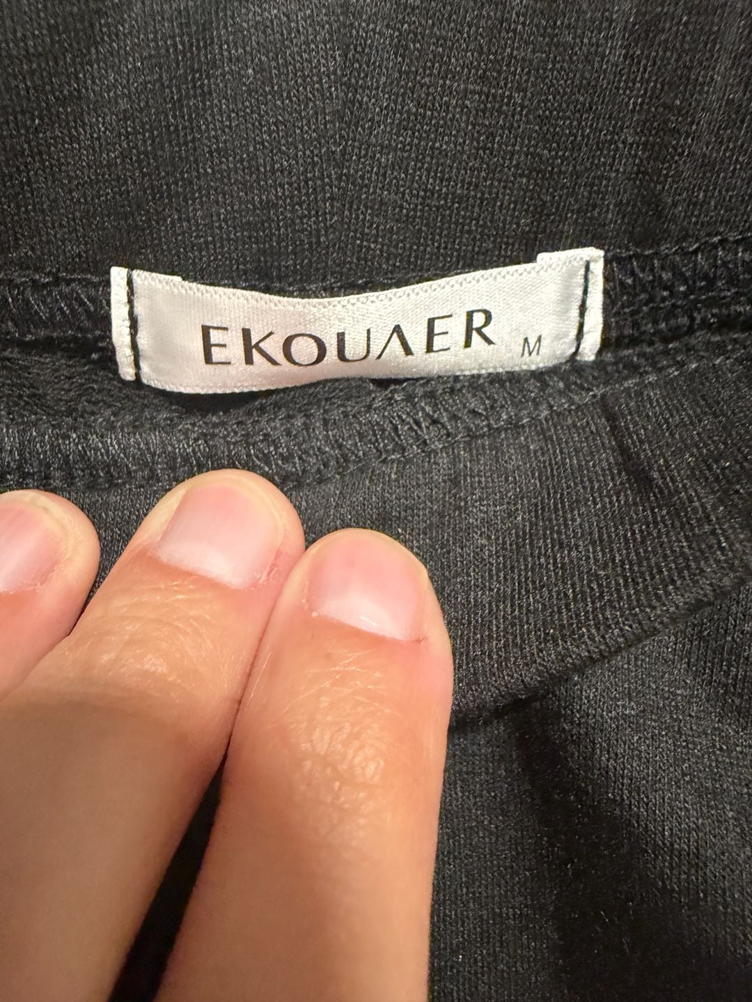 Ekouaer 2-Piece Lounge Set Size M Black V-Neck Top Shorts 5
