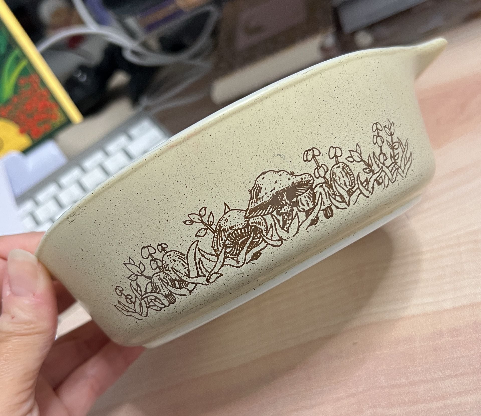 Pyrex Forest Fancies Mushroom Casserole Dish with Lid 5